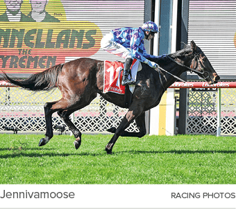 Jennivamoose racing photo